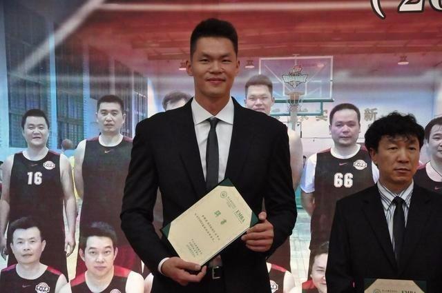 08年奧運會男籃主教練是誰（08奧運中國男籃12人今何在？阿聯扛起了大旗，多人退役當教練）