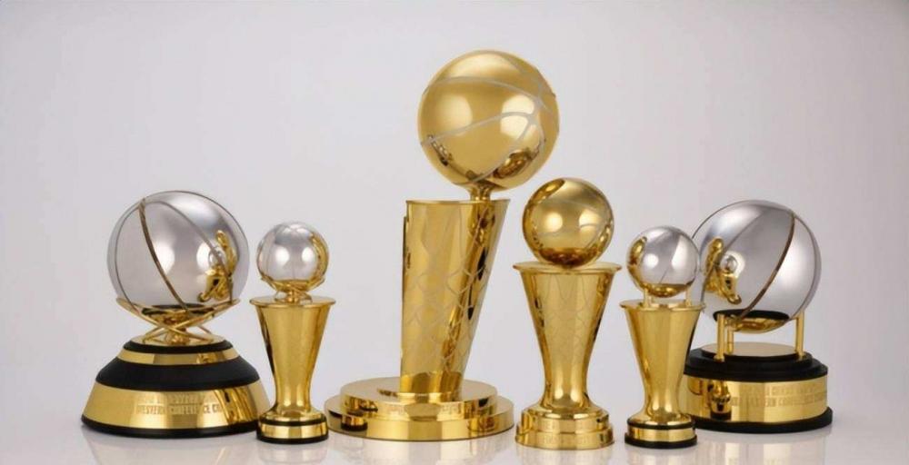 NBA總決賽哪天開始（NBA總決賽明日開打：經驗之師VS青春風暴，勇士綠軍誰能問鼎？）