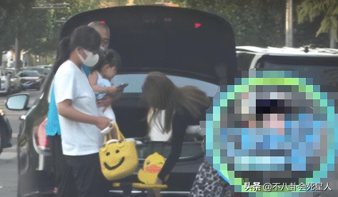 透露媒體報道他有了個閨女（34歲釋小龍被曝已婚生女，女兒臉蛋圓潤，妻子身材窈窕贏過何潔）