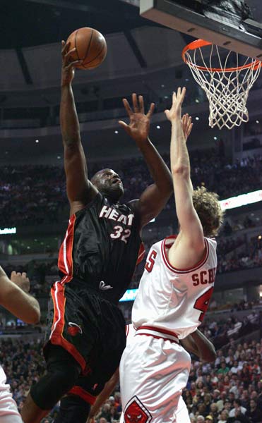 nba2006年總決賽冠軍（NBA“舊事重提”之總冠軍16：韋德無人可擋 熱隊逆襲奪冠（2006））