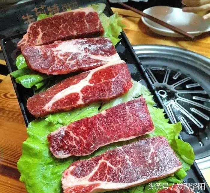 洛陽哪個燒烤能看世界杯（嚷嚷著減肥不吃飯的人，終會相遇在深夜洛陽的這些燒烤攤！）