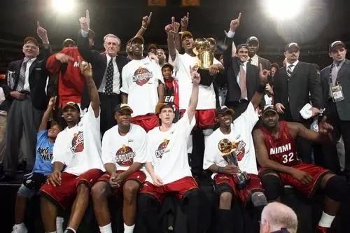 nba2006年總決賽冠軍（NBA“舊事重提”之總冠軍16：韋德無人可擋 熱隊逆襲奪冠（2006））