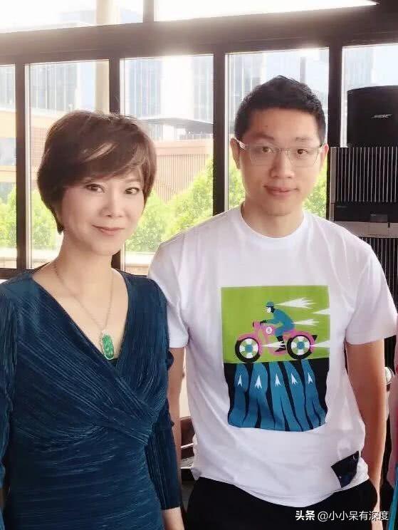 侯英超前女友李楠施之皓（63歲前國乒主教練施之皓近照，略顯蒼老，他執教時存在著許多爭議）