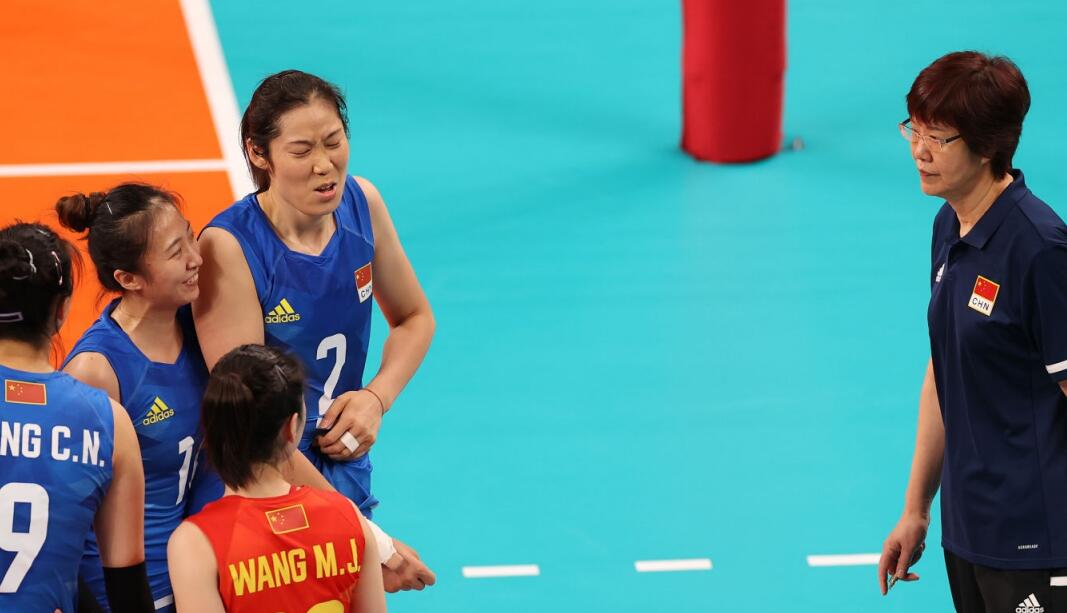 美國女排湯普森（3-0變0-3！女排輸球3大原因曝光，郎平：對湯普森不了解）