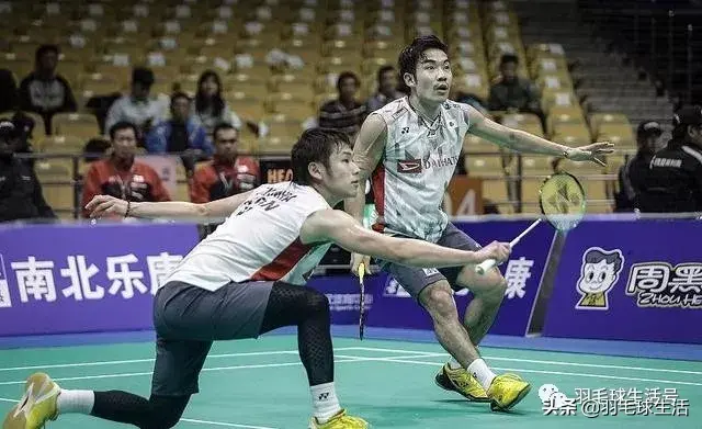 羽毛球男雙應(yīng)該讓混雙分嗎（羽毛球雙打4大原則，每掌握一條，你的技術(shù)就會(huì)更上一層樓）