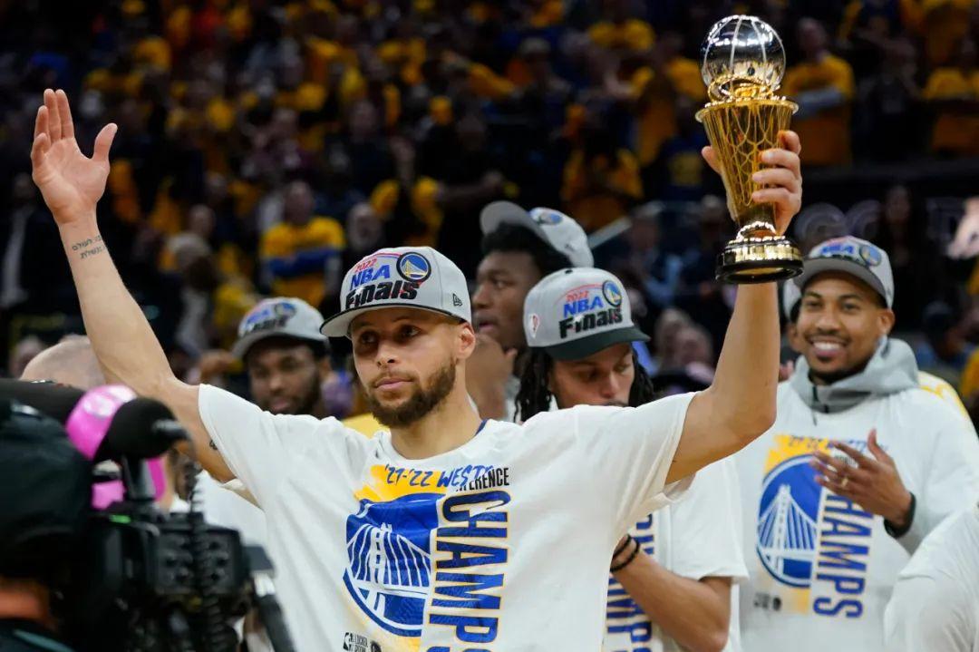 nba總冠軍和fmvp（勇士奪冠庫里獲MVP - 暨歷屆NBA總冠軍及FMVP名單（1947-2022））