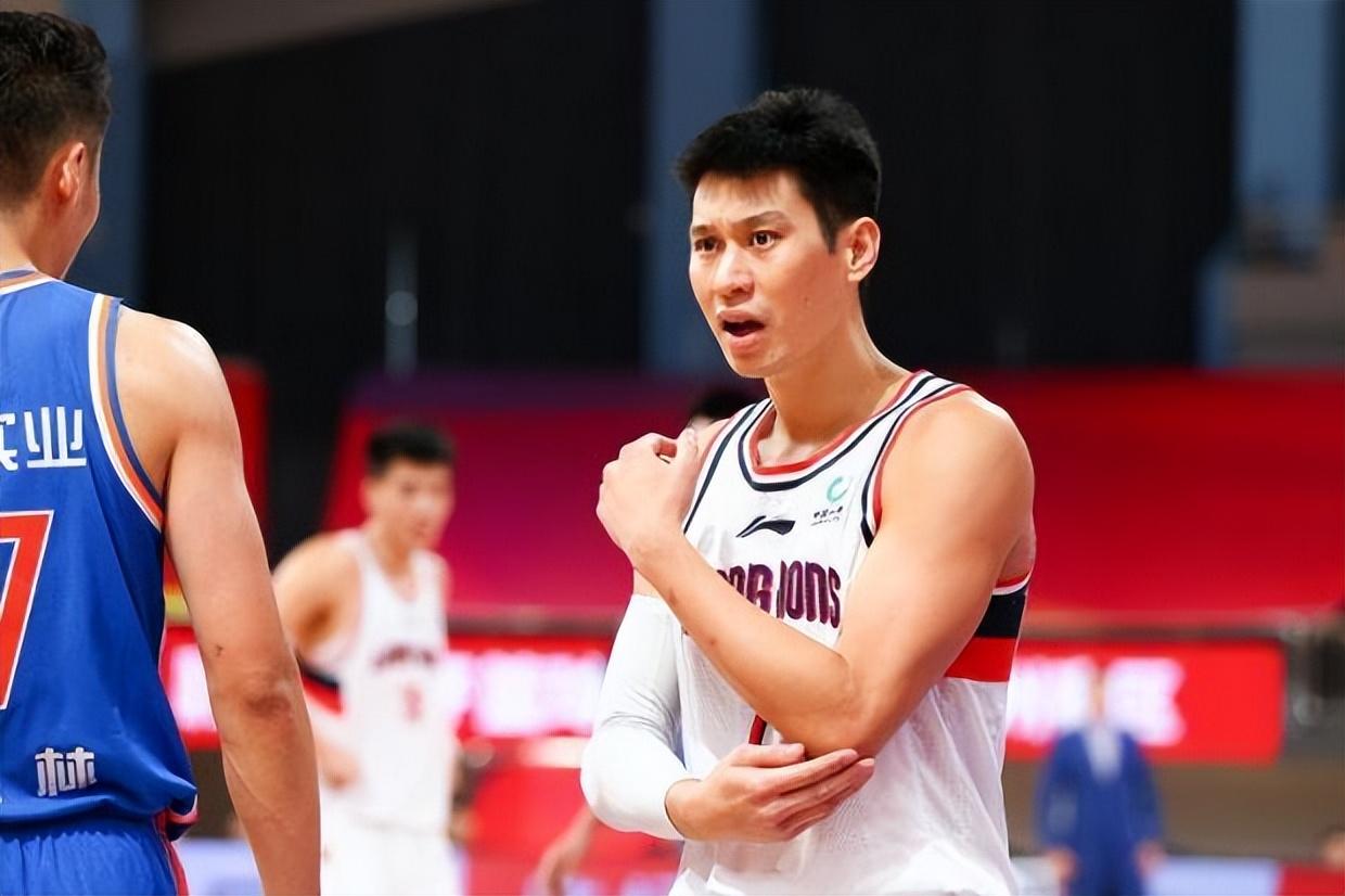 cba為什么不往里突破（2場只打了17分鐘，林書豪為何上不了場？蘇群昔日點評，一針見血）