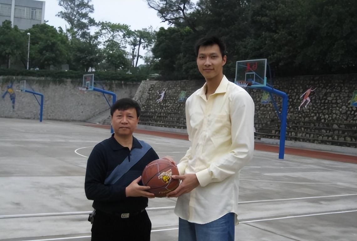 cba何忠勉效力哪個球隊（來自廣東本土的十大籃球手）