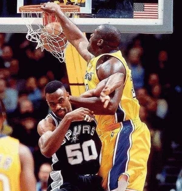為什么nba不允許三秒（喬丹為什么很少投三分？庫里放到90年代還有這樣的威力嗎？）