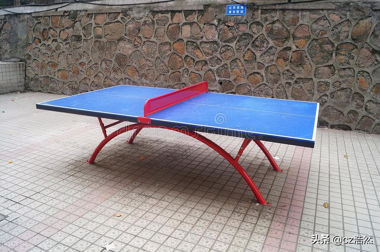 如何選購乒乓球桌（SMC乒乓球臺具備什么樣的性能特點？）