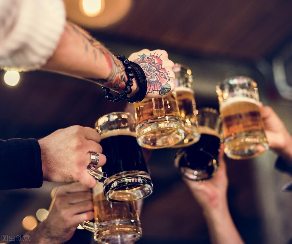 謝輝酒后視頻（酒桌上的視頻，能不能公開？特別是對于公眾人物）