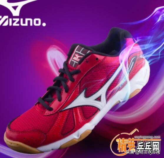 打乒乓球適合穿什么鞋（“手是兩扇門，全靠腳贏人”，來(lái)聊聊幾款親民實(shí)用的“乒乓戰(zhàn)靴”）