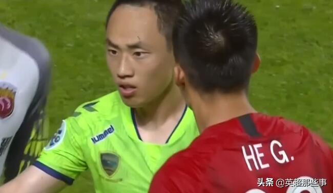 全北現(xiàn)代vs上海上港紅牌（上港全北火爆沖突！兩人纏斗像極綜合格斗，文宣民2次暴擊領(lǐng)紅牌）