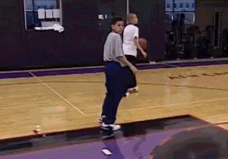 nba球隊中的親兄弟有哪些（細數NBA7對親兄弟：庫里兄弟從小打到大，莫里斯雙胞胎一模一樣）