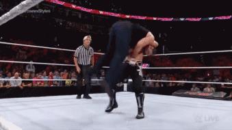 wwe2010（十大兇殘WWE招式，已經全部被禁用，最后一招中了至少住院一個月）