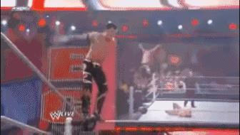 wwe2010（十大兇殘WWE招式，已經全部被禁用，最后一招中了至少住院一個月）