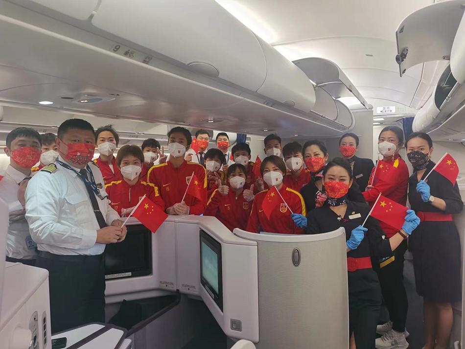 中國女足什么時候回國（凱旋｜冠軍歸來！中國女足搭乘包機回國，今晚抵滬）