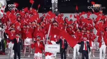 奧運會中國出場視頻（視頻丨“中國紅”來了！奧運會中國體育代表團入場）
