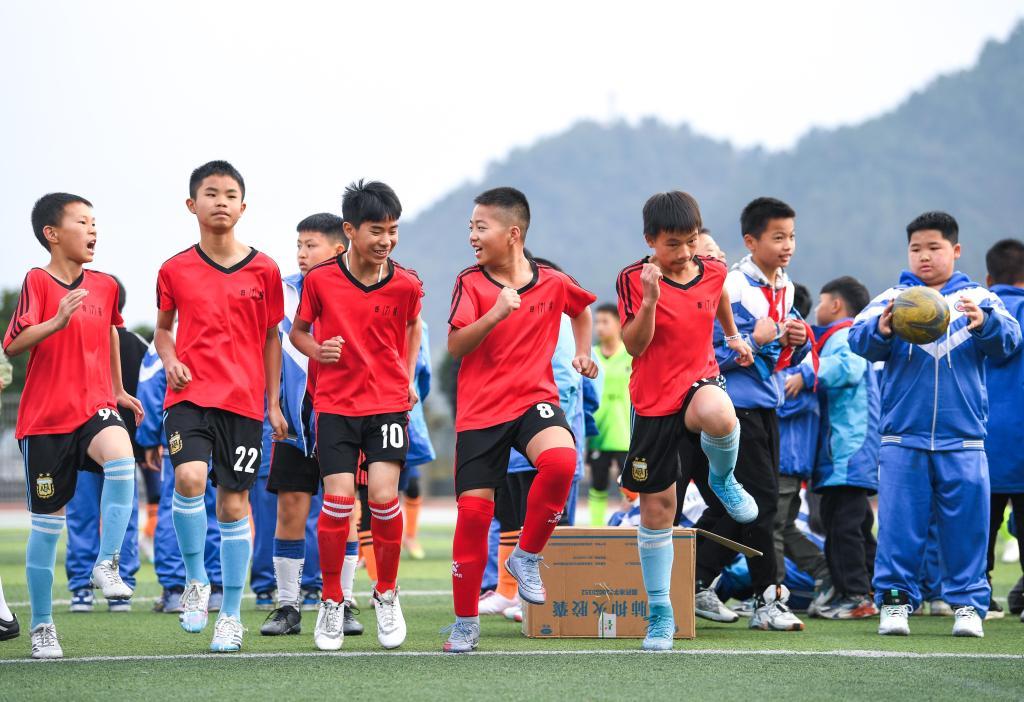 2018年世界杯在哪舉辦（卡塔爾世界杯 - 丹寨少年與世界杯之緣）
