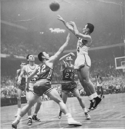 nbafmvp是什么（科普NBA十大冷知識：FMVP叫比爾拉塞爾杯，你知道常規(guī)賽MVP叫啥？）