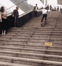 孩子學輪滑好還是足球好（千萬不要讓孩子學輪滑？真相竟然是……）