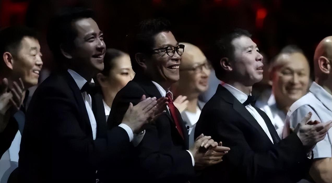 蒂姆·羅賓斯（被稱為影視大佬的馮小剛，也就只是個資本學(xué)徒）
