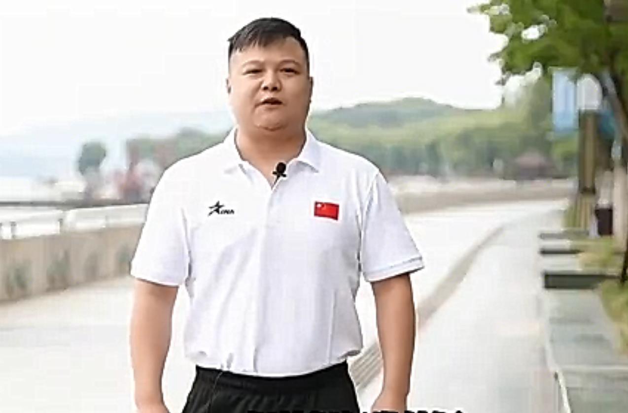 龍清泉身高個(gè)人簡歷（奧運(yùn)冠軍龍清泉：退役后發(fā)福不少，妻子比他更高，轉(zhuǎn)型很成功）
