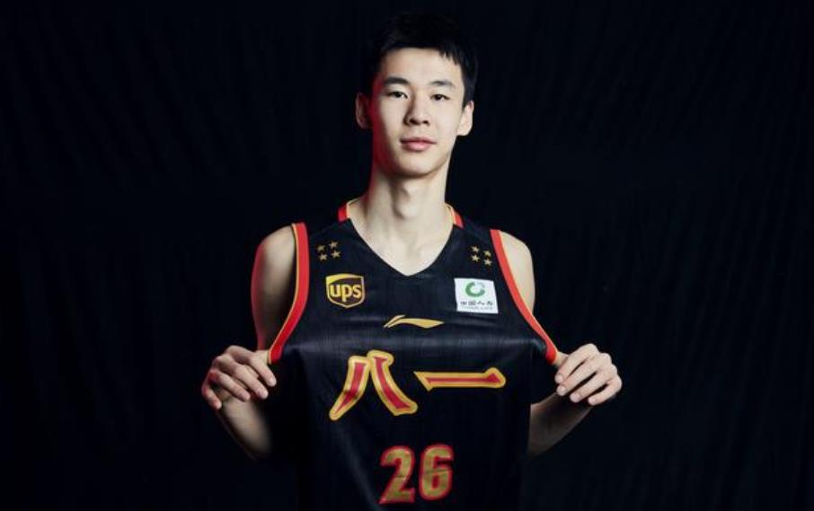 籃球比賽3分鐘能打多少分（男籃再出一位優(yōu)秀后衛(wèi)！國(guó)際籃球峰會(huì)表現(xiàn)出彩，3分鐘砍下8分）