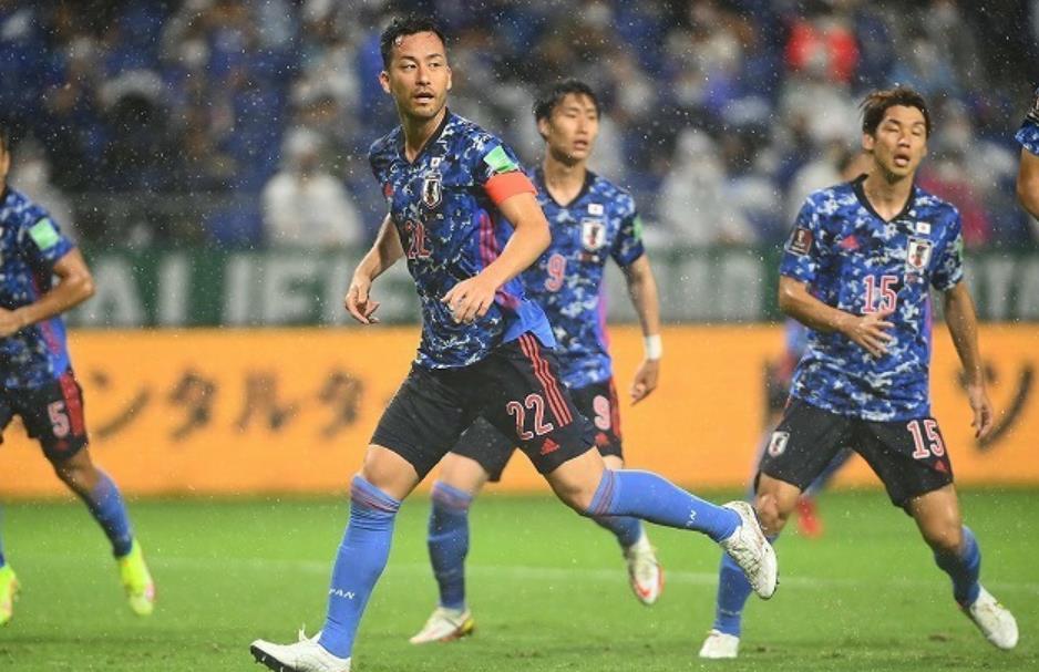 世界杯預選賽日本一阿曼（爆冷！12強賽日本主場0-1遭阿曼絕殺 蘇卜希建功長友佑都逃點）