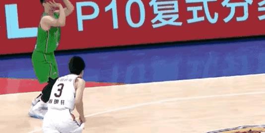 胡明軒2次違體也被驅逐（體壇聯播｜遼籃廣東沖突不斷3人驅逐，李春江馬布里場邊對罵）