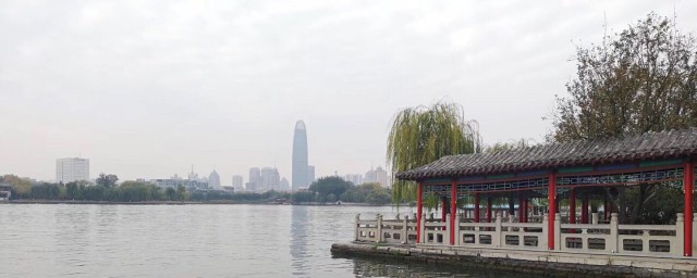 西湖和大明湖哪個(gè)大
