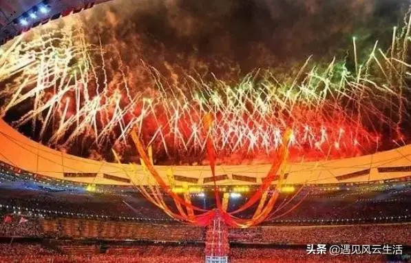 08年北京奧運(yùn)會(huì)開(kāi)幕式花了多少錢(qián)（中國(guó)舉辦北京奧運(yùn)會(huì)花費(fèi)3000億，到底是賺了還是虧了？）
