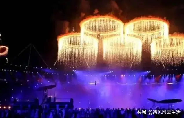 08年北京奧運(yùn)會(huì)開(kāi)幕式花了多少錢(qián)（中國(guó)舉辦北京奧運(yùn)會(huì)花費(fèi)3000億，到底是賺了還是虧了？）
